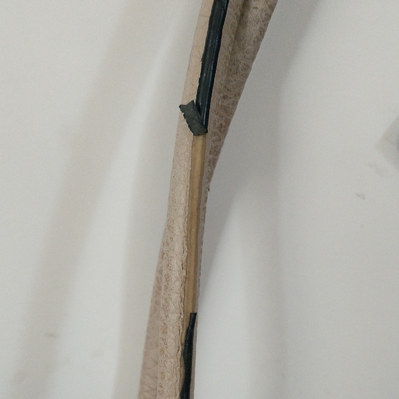 Kate Spade Beige Shoulder Bag with Black Trim - Picture 4 of 13